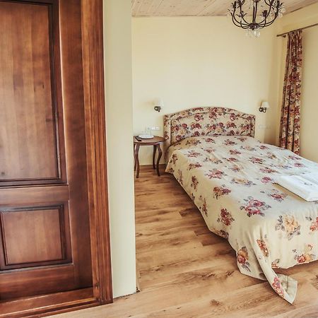 Hotel Pusu Takas à Andrioniskis Chambre photo