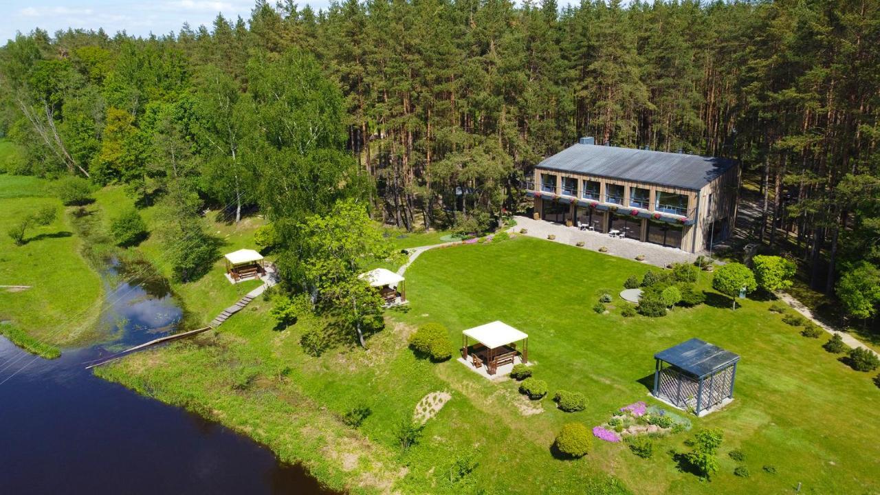 Hotel Pusu Takas à Andrioniskis Extérieur photo