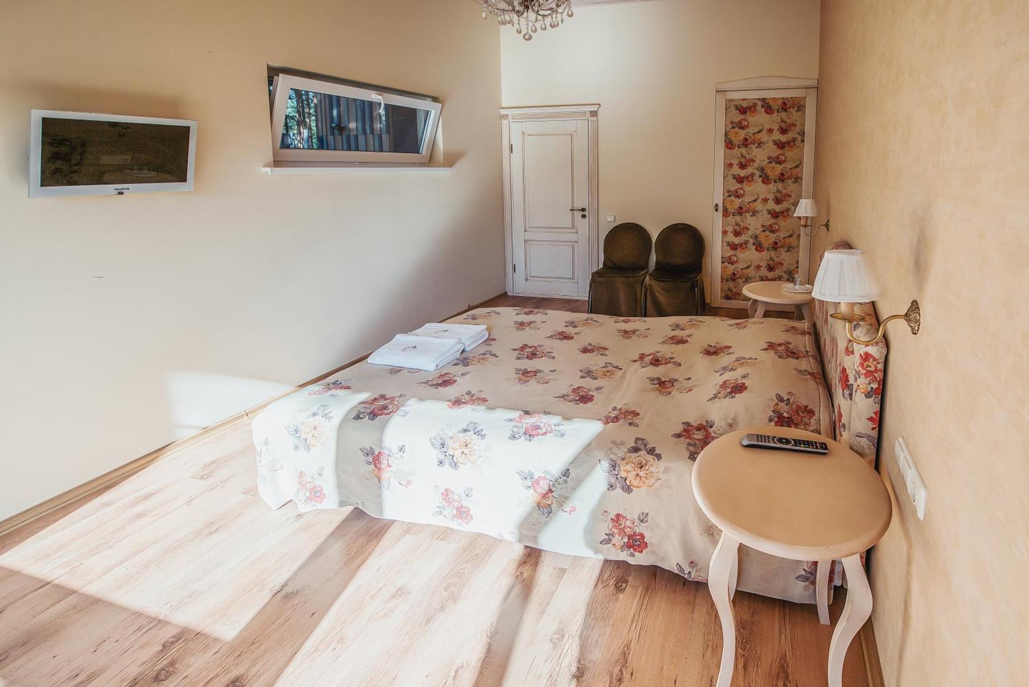 Hotel Pusu Takas à Andrioniskis Chambre photo